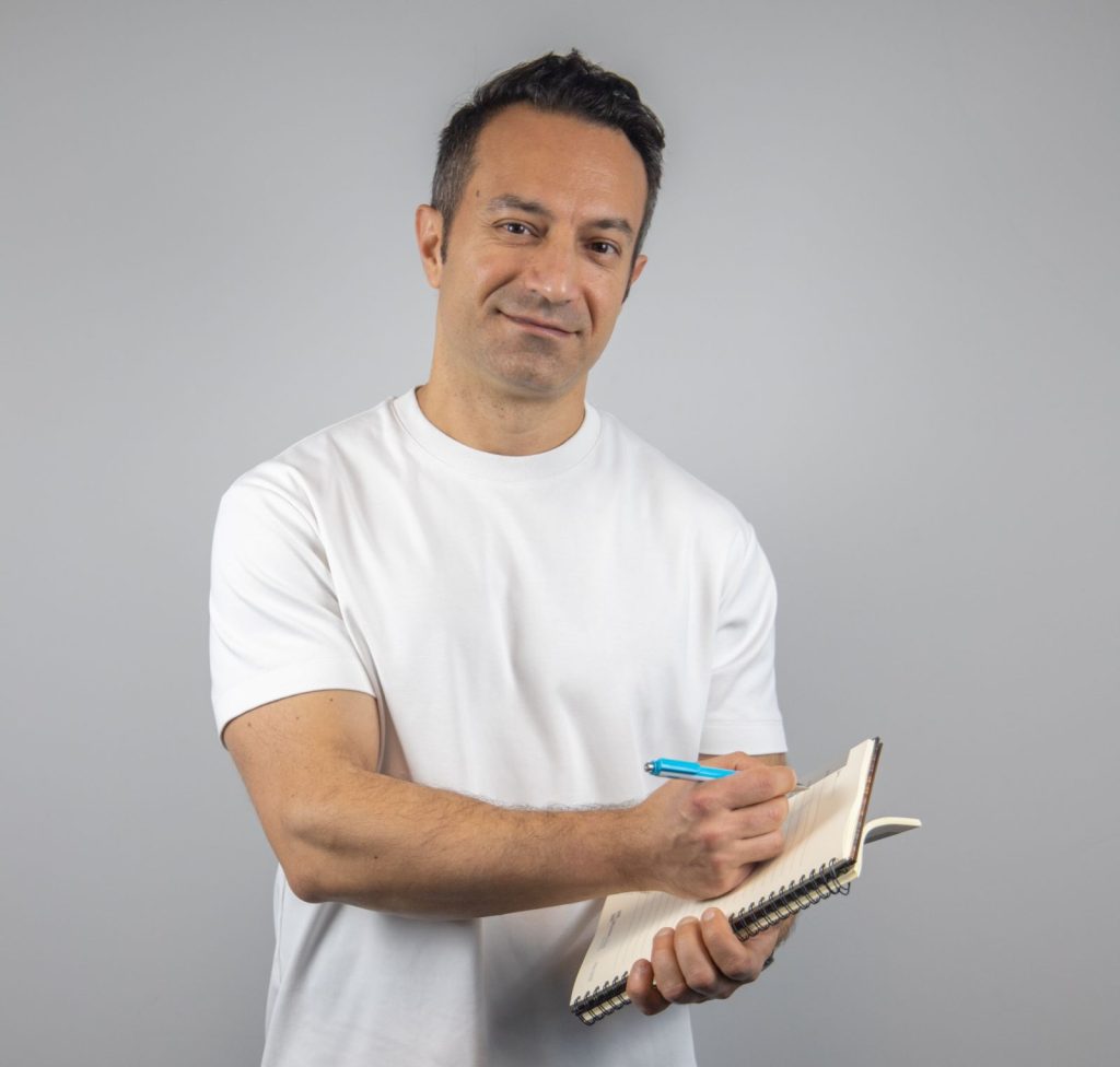 Юлиян Попов - учител и създател на тест по испански език